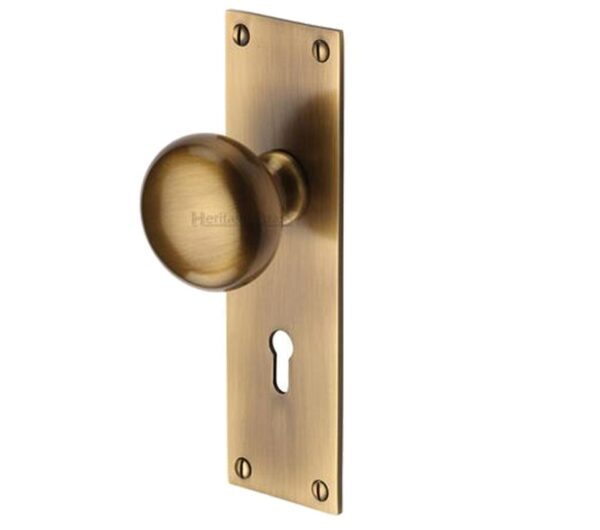 Heritage Brass Balmoral Low Profile Door Knobs On Backplate, Antique Brass (Sold In Pairs)