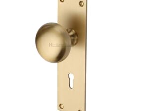 Heritage Brass Balmoral Low Profile Door Knobs On Backplate, Satin Brass (Sold In Pairs)