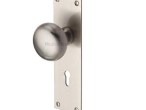 Heritage Brass Balmoral Low Profile Door Knobs On Backplate, Satin Nickel (Sold In Pairs)