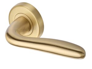 Heritage Brass Columbus Satin Brass Door Handles On Round Rose (Sold In Pairs)