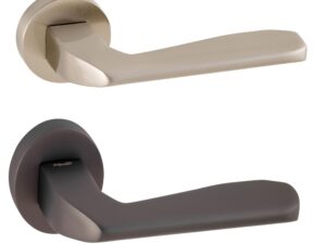 Falcon Door Handle Lever On Round Rose