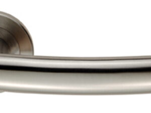 Eurospec Scimitar Dda Compliant Satin Stainless Steel Door Handles (Sold In Pairs)