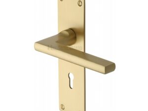 Heritage Brass Trident Low Profile Door Handles On Backplates, Satin Brass (Sold In Pairs)