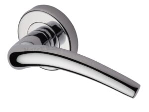 Heritage Brass Wing Polished Chrome Door Handles On Round Rose (Sold In Pairs)