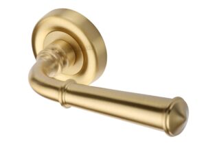 Heritage Brass Colonial Satin Brass Door Handles On Round Rose (Sold In Pairs)