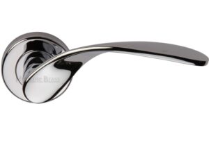 Heritage Brass Volo Polished Chrome Door Handles On Round Rose (Sold In Pairs)