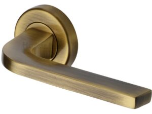 Heritage Brass Bellagio Antique Brass Door Handles On Round Rose