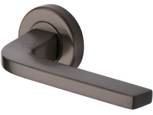 Heritage Brass Bellagio Matt Bronze Door Handles On Round Rose (Sold In Pairs)