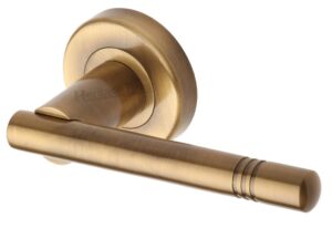 Heritage Brass Alicia Antique Brass Door Handles On Round Rose