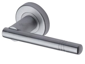 Heritage Brass Alicia Satin Chrome Door Handles On Round Rose (Sold In Pairs)