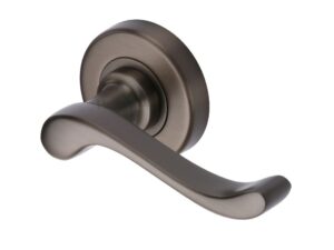 Heritage Brass Bedford Matt Bronze Door Handles On Round Rose (Sold In Pairs)