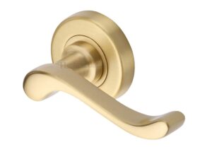 Heritage Brass Bedford Satin Brass Door Handles On Round Rose (Sold In Pairs)