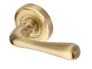 Heritage Brass Charlbury Satin Brass Door Handles On Round Rose (Sold In Pairs)