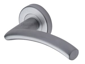 Heritage Brass Centaur Satin Chrome Door Handles On Round Rose (Sold In Pairs)