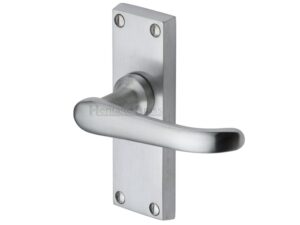 Heritage Brass Windsor Short Satin Chrome Door Handles (Sold In Pairs)