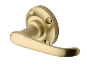 Heritage Brass Windsor Door Handles On Round Rose, Satin Brass (Sold In Pairs)