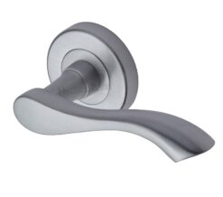 Heritage Brass Algarve Satin Chrome Door Handles On Round Rose (Sold In Pairs)