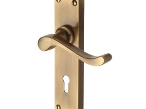 Heritage Brass Bedford Antique Brass Door Handles (Sold In Pairs)