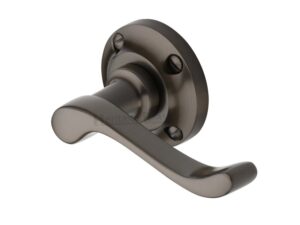 Heritage Brass Bedford Matt Bronze Door Handles On Round Rose (Sold In Pairs)