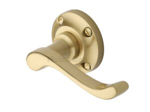 Heritage Brass Bedford Satin Brass Door Handles On Round Rose (Sold In Pairs)