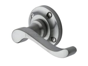 Heritage Brass Bedford Satin Chrome Door Handles On Round Rose (Sold In Pairs)