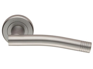 Serozzetta Carolina Door Handles On Round Rose, Satin Chrome (Sold In Pairs)