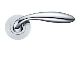 Zoo Hardware Stanza Verona Lever On Round Rose, Polished Chrome (Sold In Pairs)