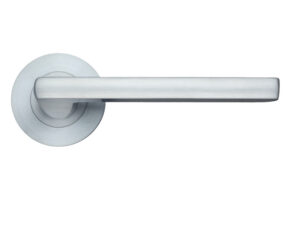 Zoo Hardware Stanza Venice Lever On Round Rose, Satin Chrome (Sold In Pairs)