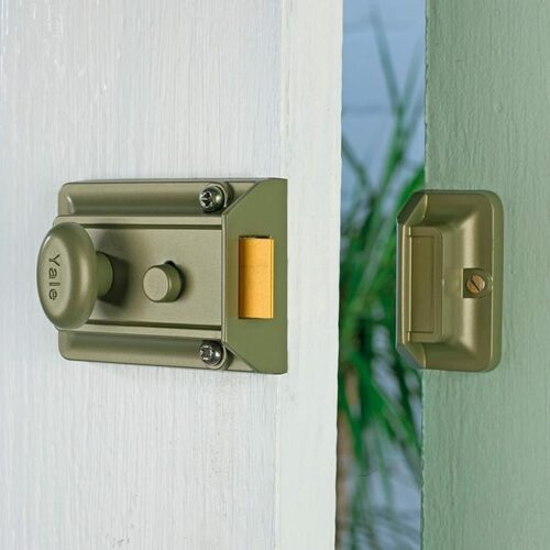 77 Traditional Nightlatch Less Cylinders