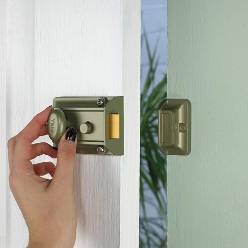 77 Traditional Nightlatch Less Cylinders