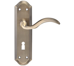 Zoo Hardware Fulton & Bray Winchester Door Handles On Backplate, Florentine Bronze (Sold In Pairs)