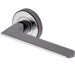 Heritage Brass Pyramid Polished Chrome Door Handles On Round Rose (Sold In Pairs)