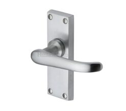 Heritage Brass Windsor Short Satin Chrome Door Handles (Sold In Pairs)