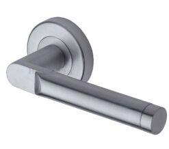 Heritage Brass Celia Satin Chrome Door Handles On Round Rose (Sold In Pairs)