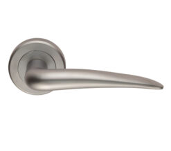 Serozzetta Tempest Door Handles On Round Rose, Satin Chrome - (Sold In Pairs)