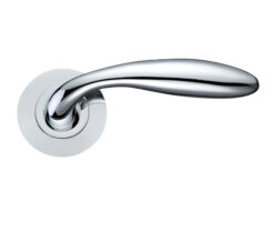 Zoo Hardware Stanza Verona Lever On Round Rose, Polished Chrome (Sold In Pairs)