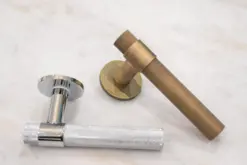 Millhouse Brass Crompton Designer Lever on 5mm Slimline Round Rose - Polished Chrome MHSR100PC