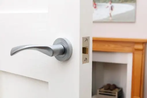 STATUS Colorado Lever on Round Rose - Satin Chrome